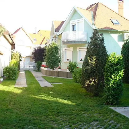 Caty Vendeghaz Проживание в семье
