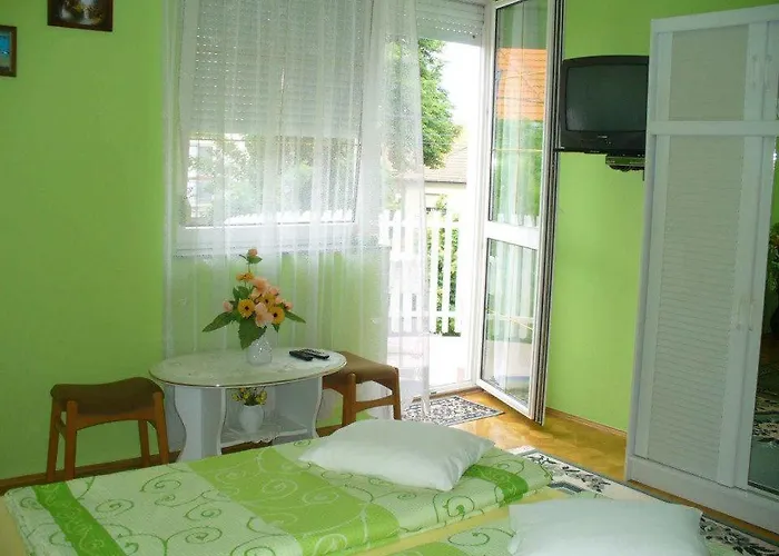 Caty Vendeghaz Homestay *