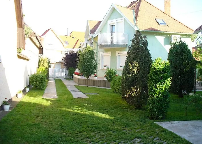 Caty Vendeghaz Homestay